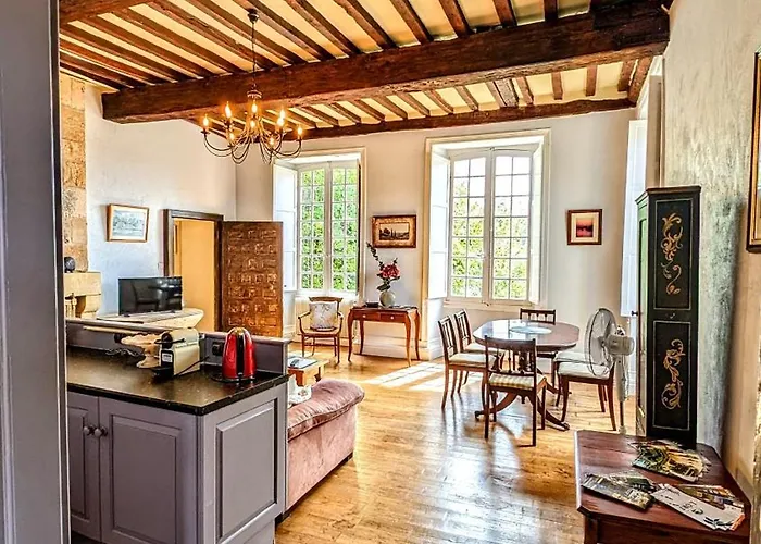 Lanterne View Apartment