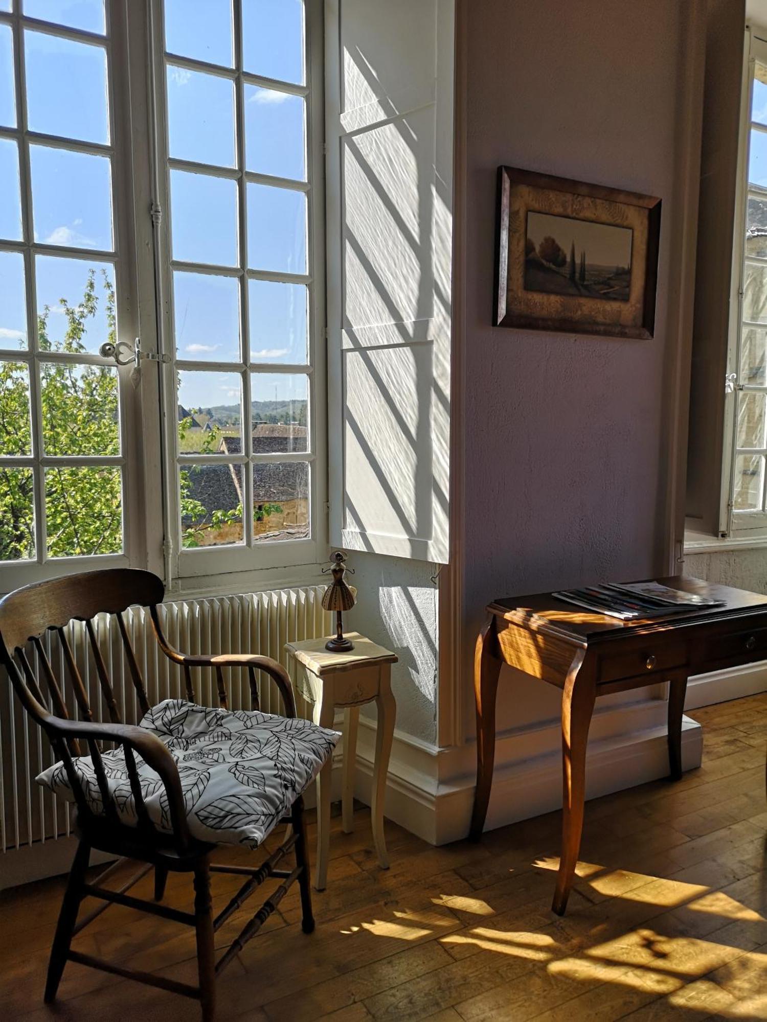 Appartement Centrally Located With Medieval Town Views *