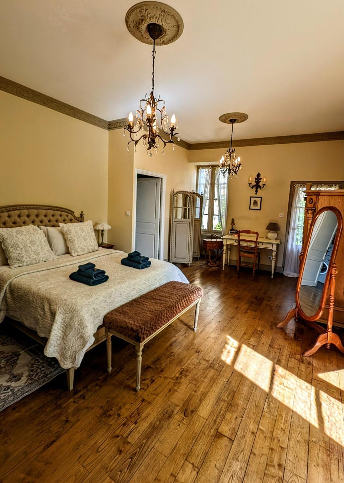 Centrally Located With Medieval Town Views Appartement *